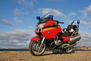 bmw1200-2 firefighting motorcycle Another photo of the BMW R1200RT outfitted with firefighting equipment.